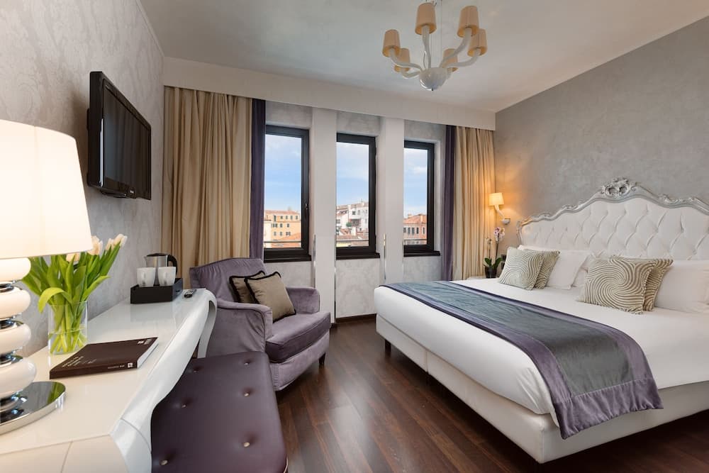 Carnival Palace Hotel