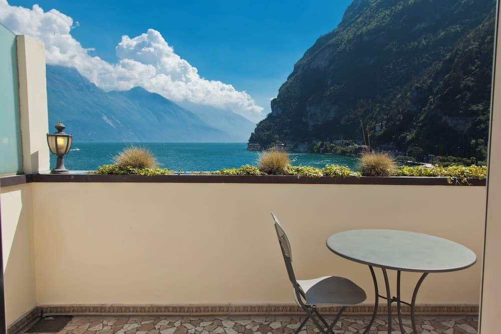 Bellavista Lakefront