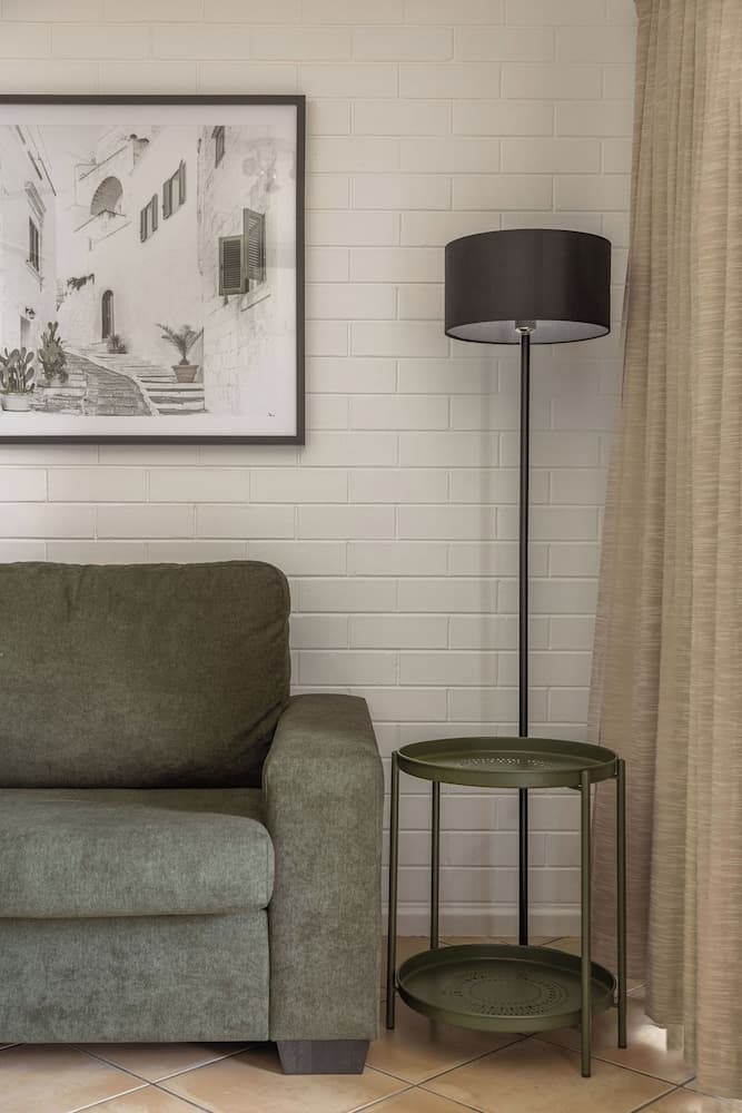 Main Beach Apartments