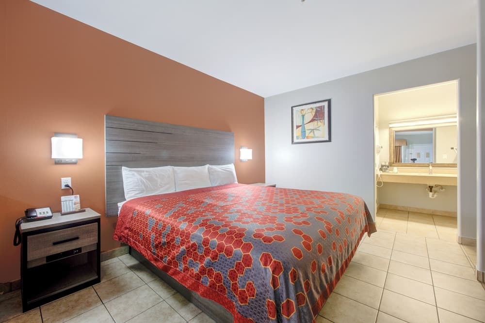 Weslaco Inn by Capital O Near Mercedes