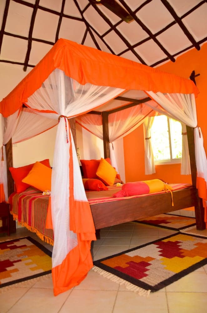 HillPark Hotel - Tiwi Beach