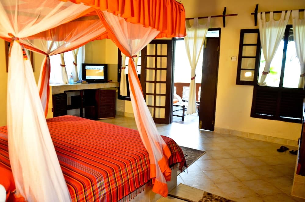 HillPark Hotel - Tiwi Beach