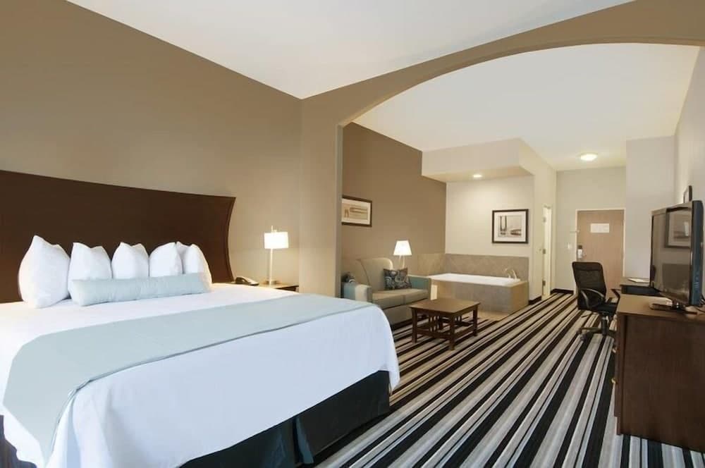 Best Western Plus Sand Bass Inn & Suites