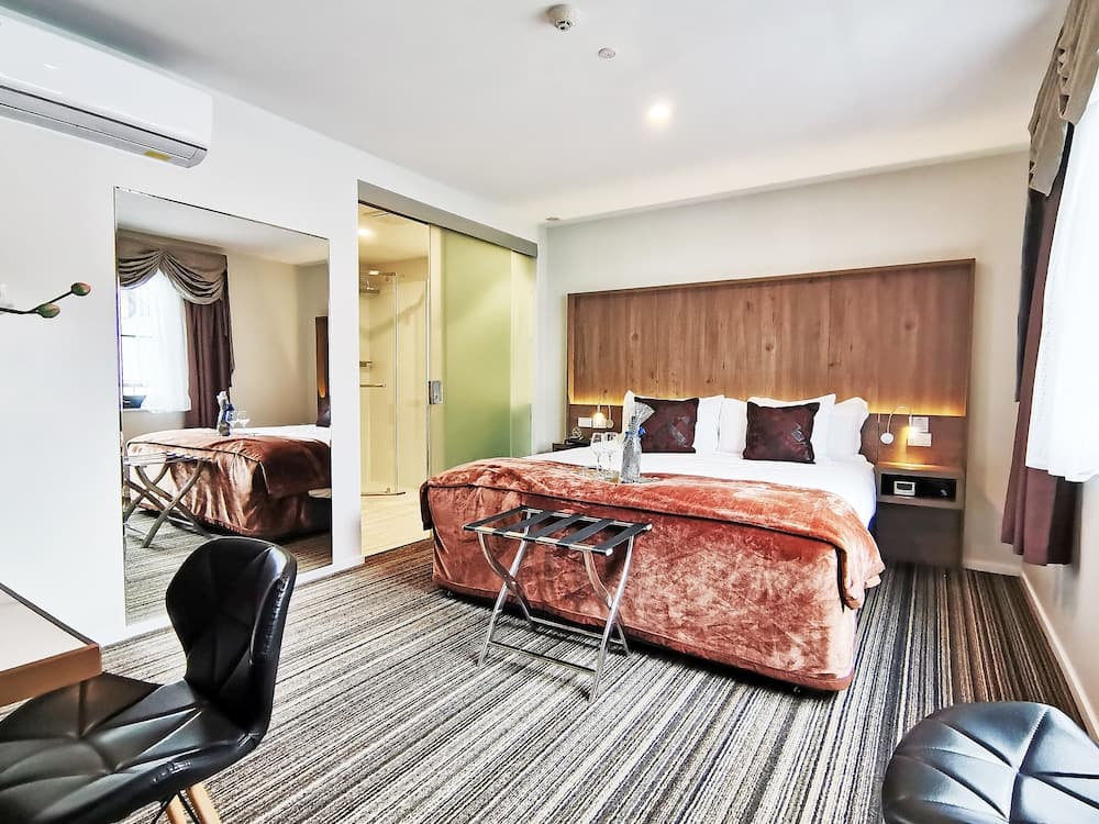 The Salisbury Business Class