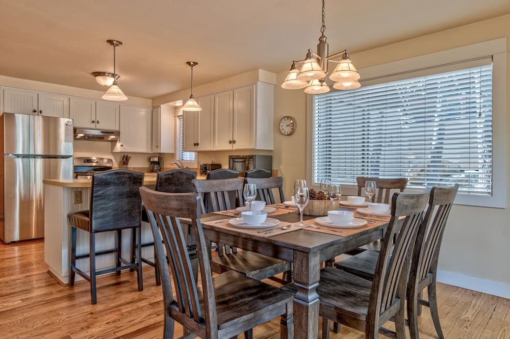 Lost Lane #8 by Village Properties at Sunriver