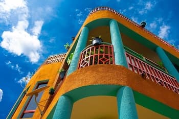 Transit House Airport