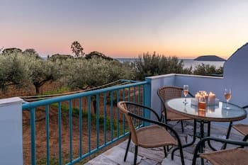 Cozy Summer Retreat - Perfect Location