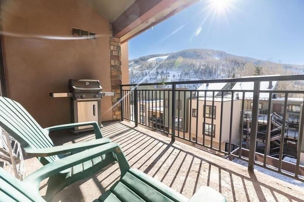 Breakaway West Convenient Condo Near Vail Village by RedAwning