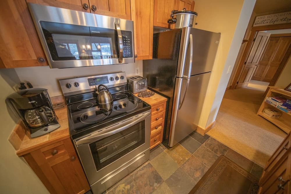 Red Hawk Lodge 2241 OFB