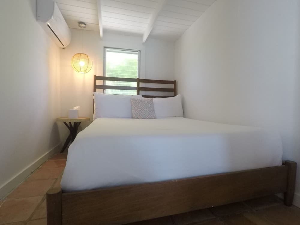 Peace & Plenty Island Cottages