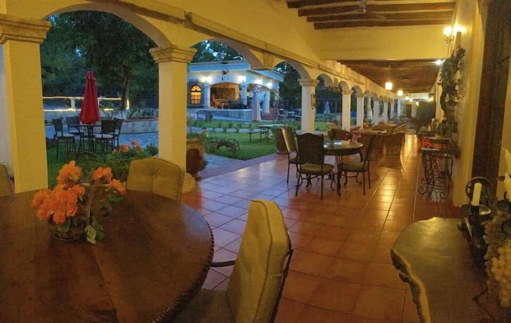 La Estancia Hotel