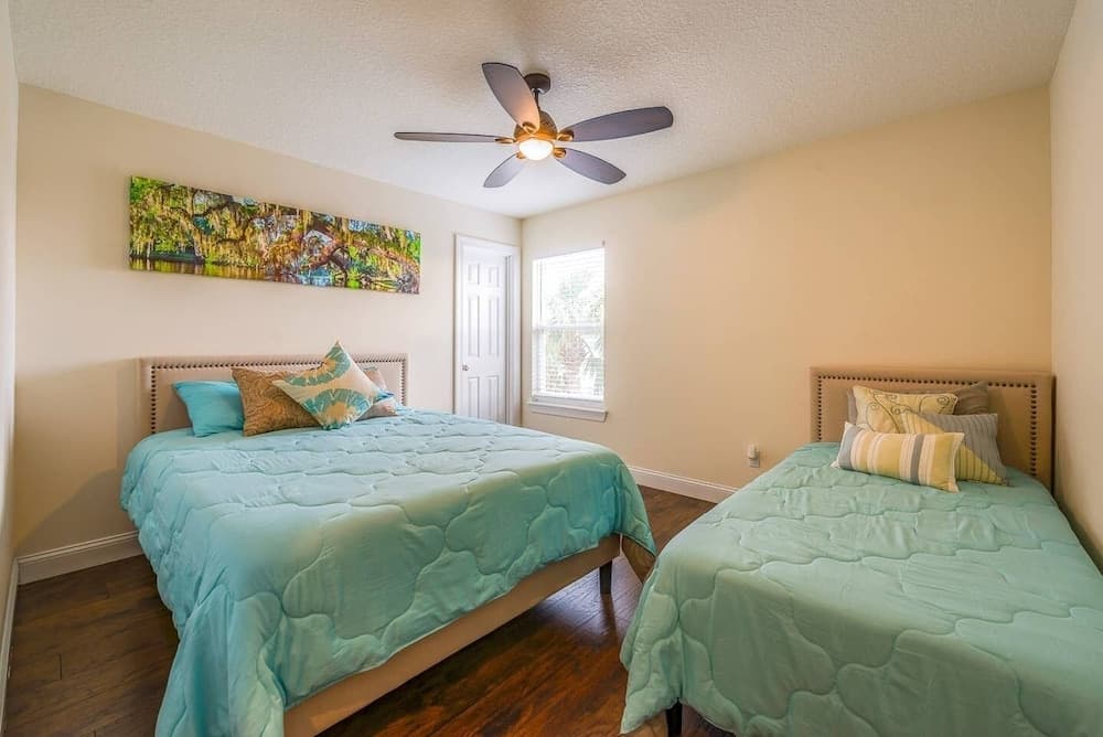 Luxury Living II - Modern Beach Townhouse