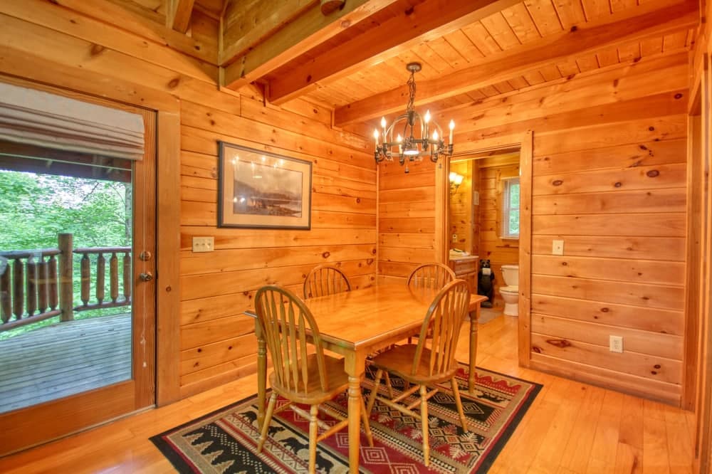 American Treehouse #1708