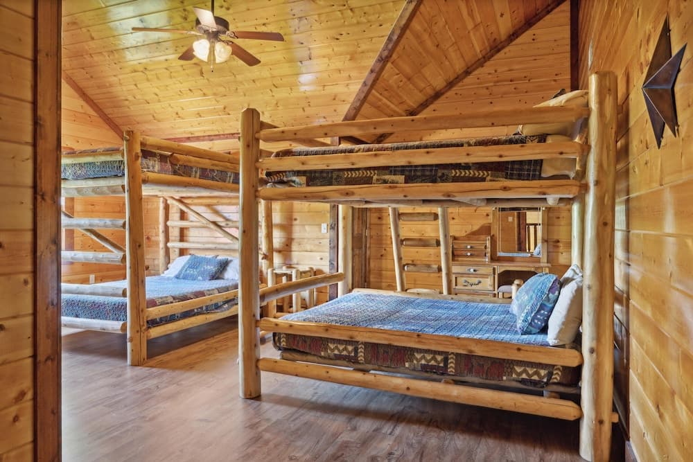 Mystical Creek Pool Lodge #600