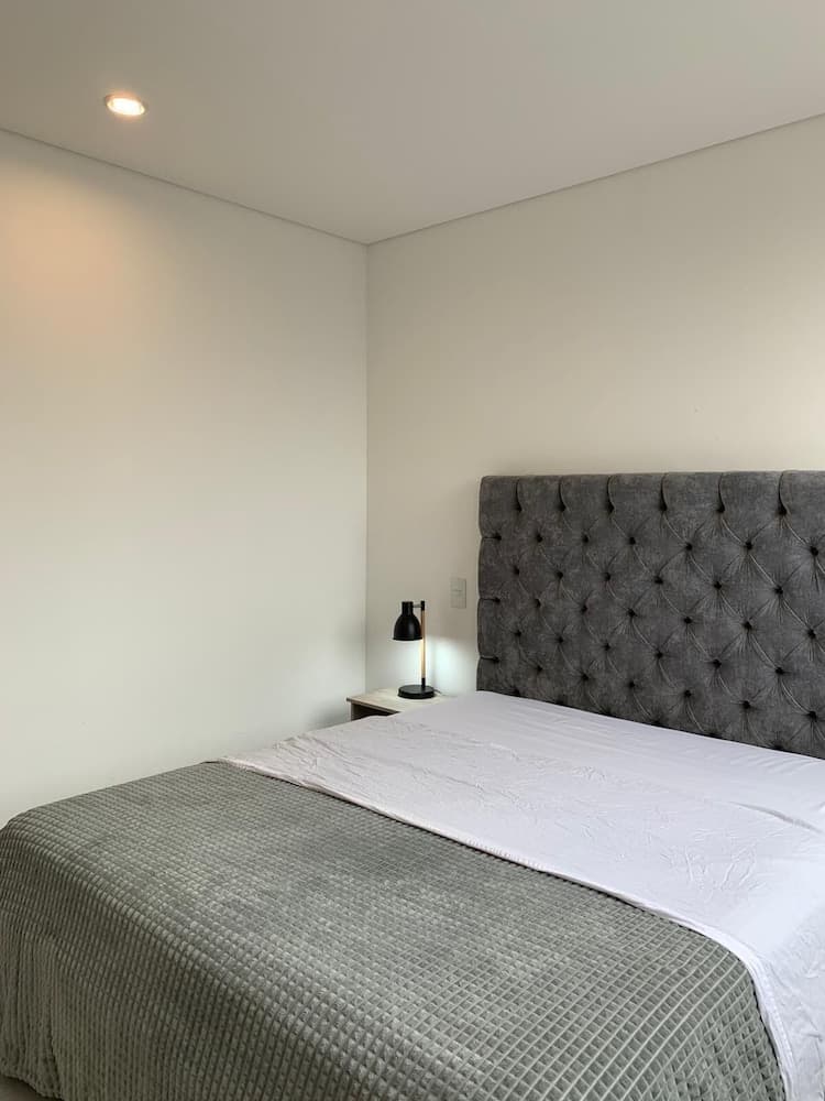 Deluxe Apart. City Views by Nomad Guru