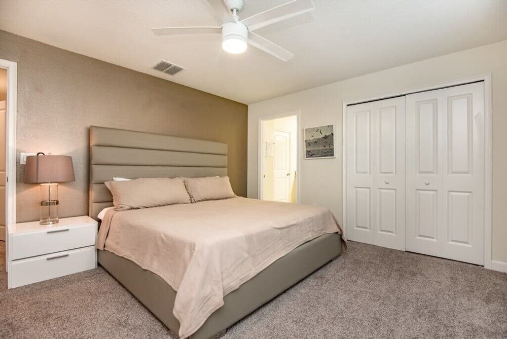 4 Bedroom 3 Bathroom Town Home With Pool 1594mvd