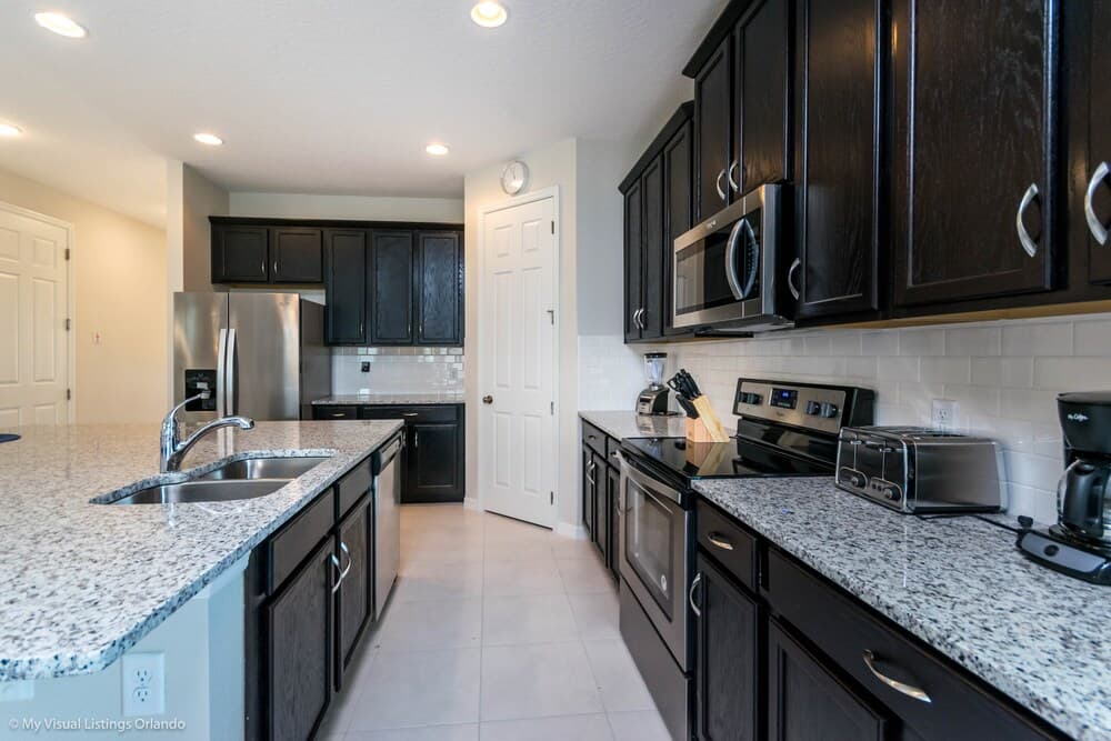 Sawyer Palm Place Stoey Lake