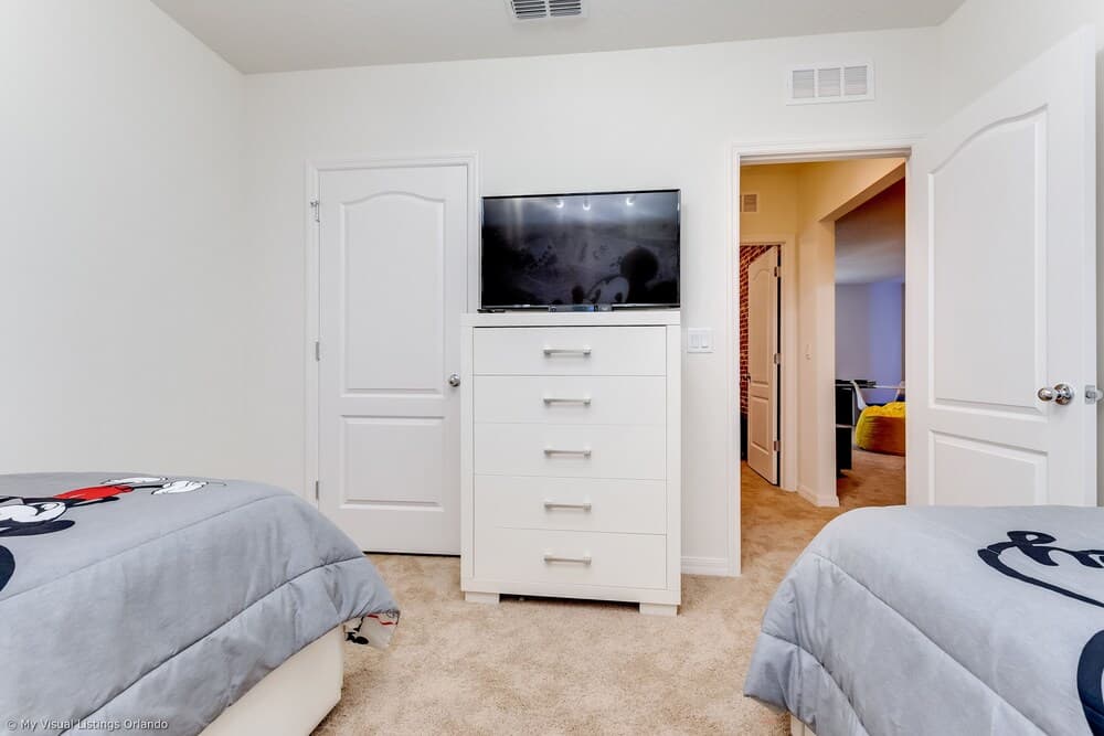 5280oak Luxury Ne 6 Bedroom 4.bath Home