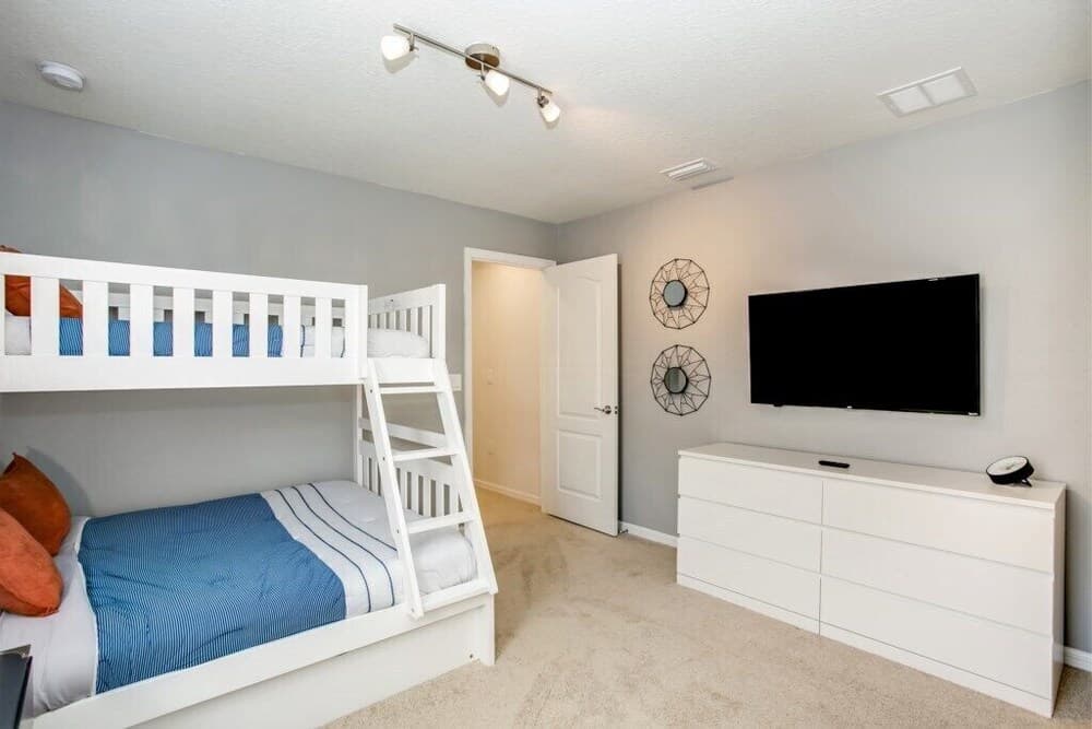 Nice Court Villa Windsor At Westside 1893