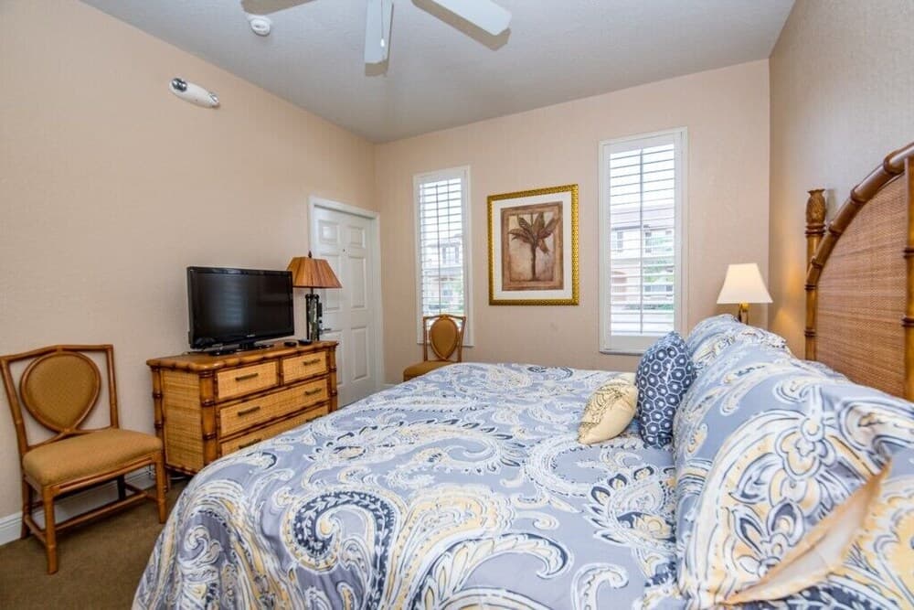 Calabria Villa Regal Palms 3