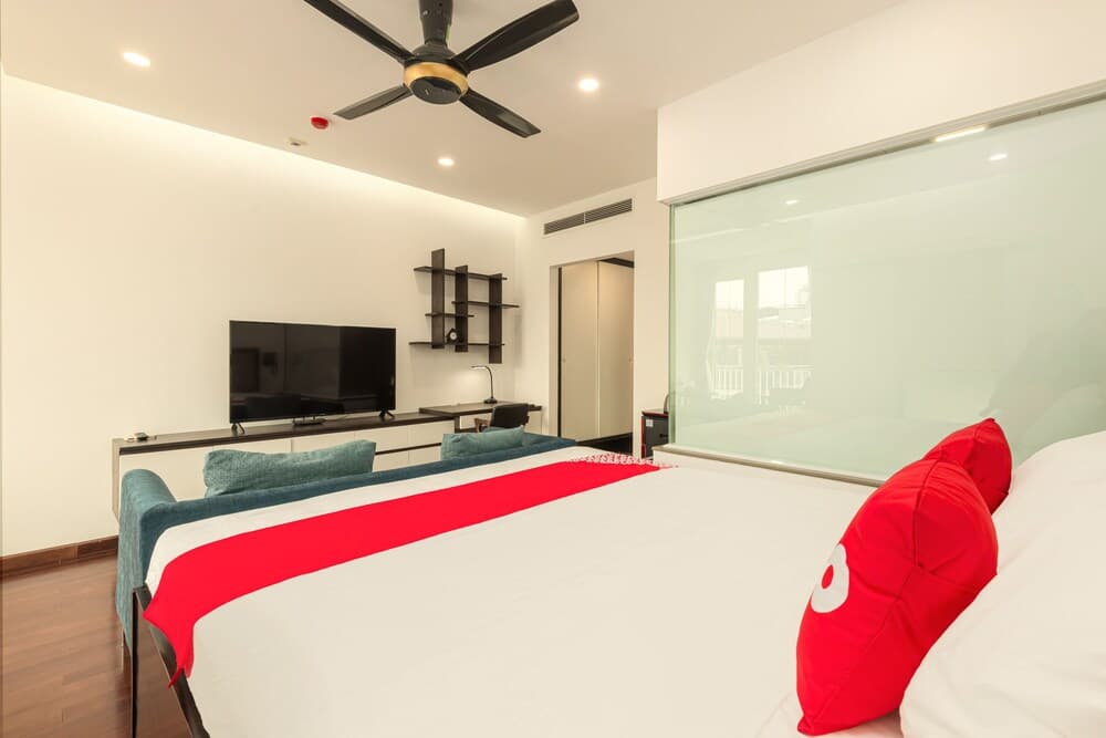 OYO 1042 Cozy Select Luxury Apartments