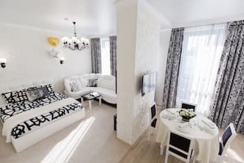 Azbuka Apartment on Verhnetorgovaya sq 4