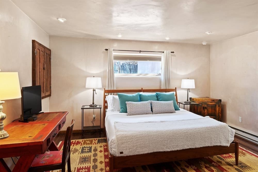 Casa Carmen Zia - Comfortable East Side Elegance - NEW Listing