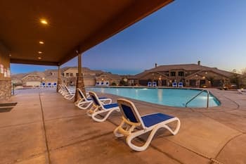 Lost Springs @ Coral Ridge Resort 3 Bedroom Townhouse by RedAwning