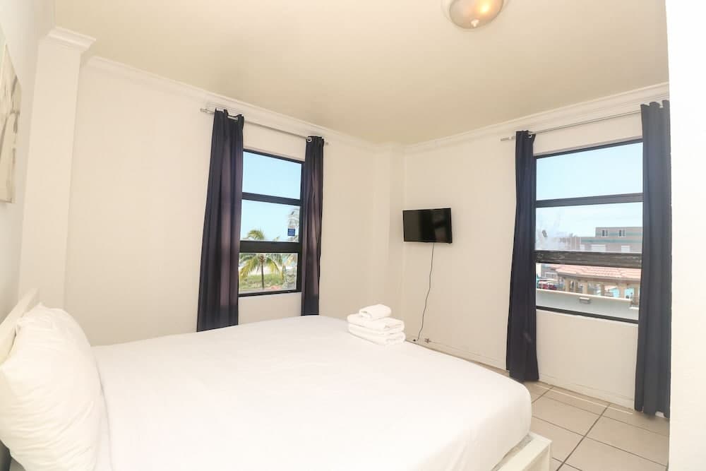 303 Ocean View Apt Hollywood Beach