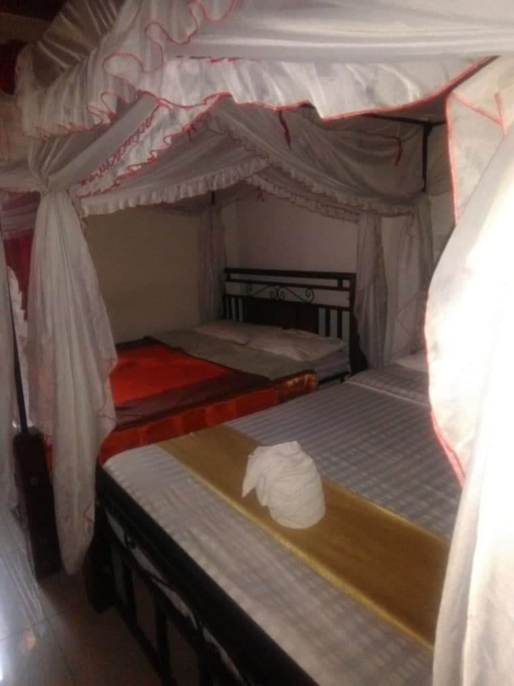 Lakers Tavern Lounge