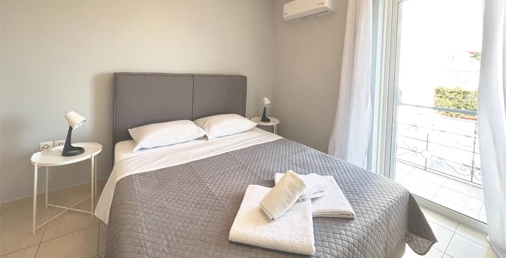 Elise Apartment Airport  by Airstay