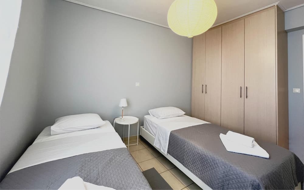 Elise Apartment Airport  by Airstay