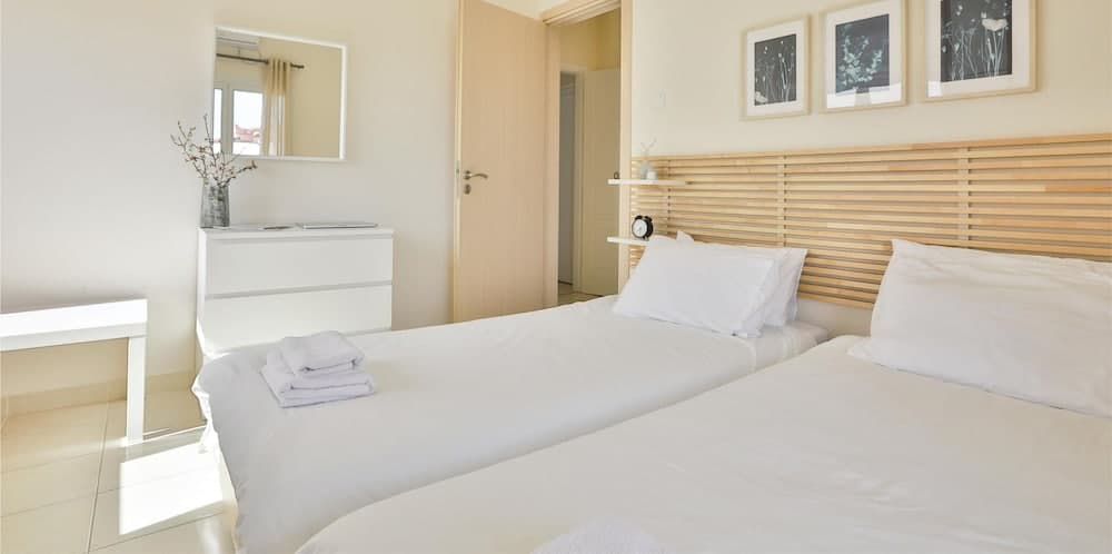 Nautilus Apartments Airport by Airstay