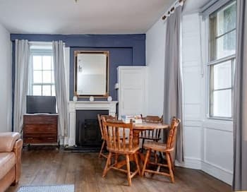 The Doctors Hoose Street Parking