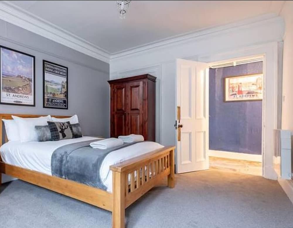 The Doctors Hoose Street Parking