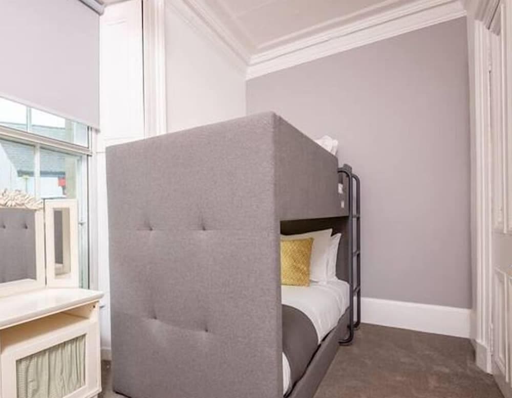 The Doctors Hoose Street Parking