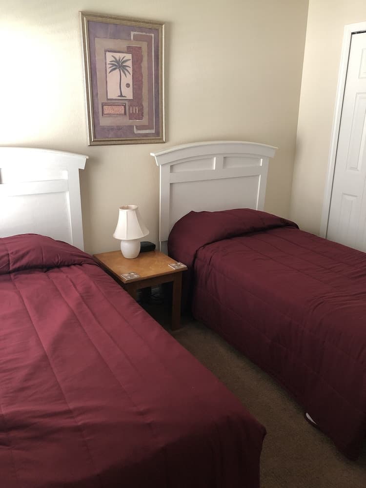 4BR Westridge Pool Home 568 by OVRH