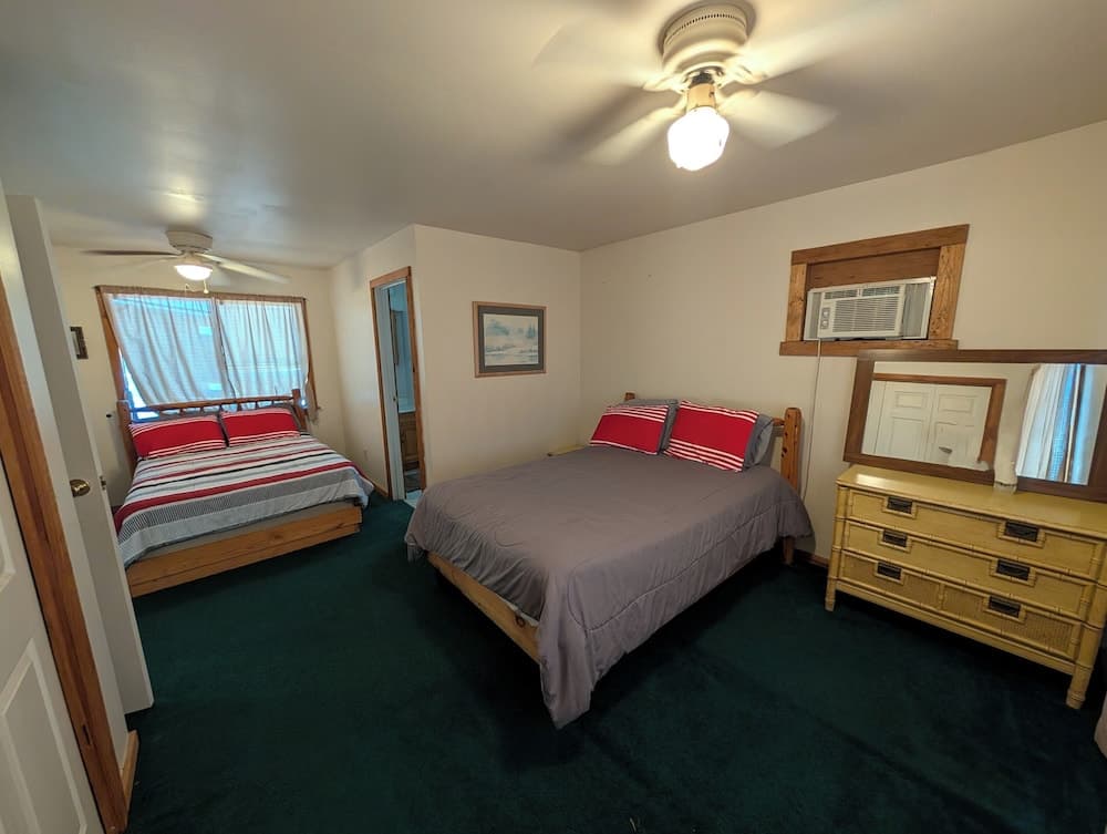 Cedarvale Cabins at Turner Falls