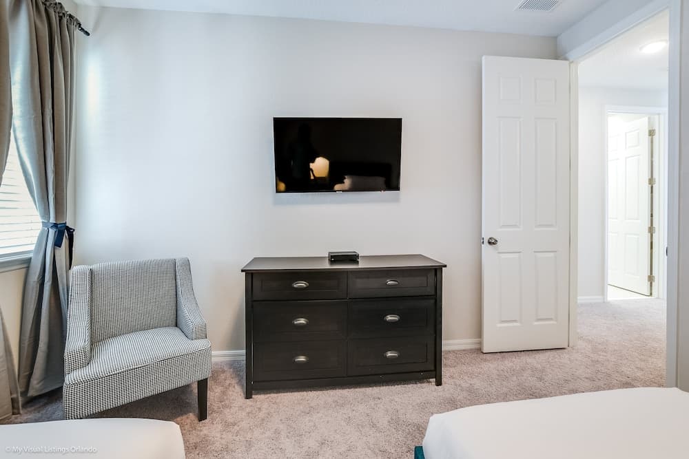 Luxury 6 Bed Villa With Saltwater Pool & Spa