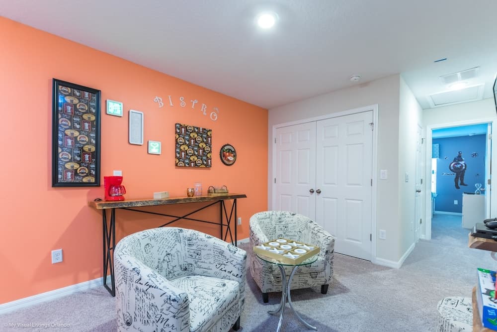 5 Bedroom 4.5 Bathrooms With Pool