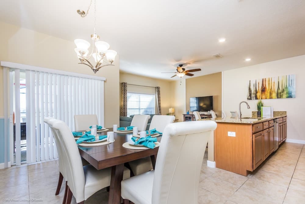 Story Lake Town Home Sleeps 10