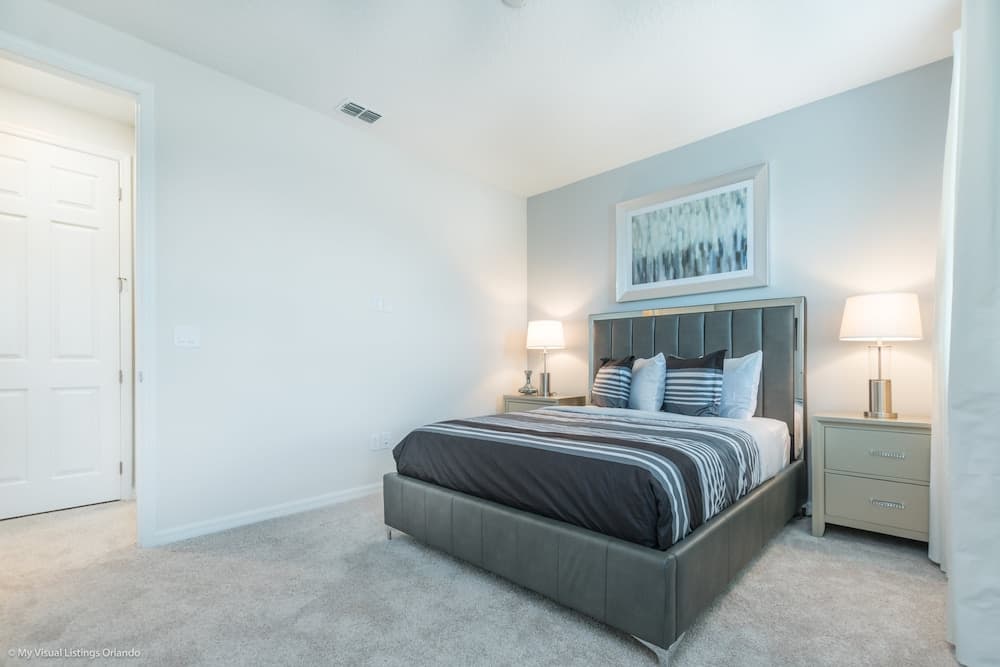 Beautiful 4 Bed With Pool & Spa