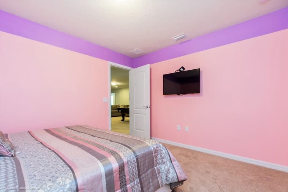 Ultimate New 8 Bedroom 6 Bathroom Windsor