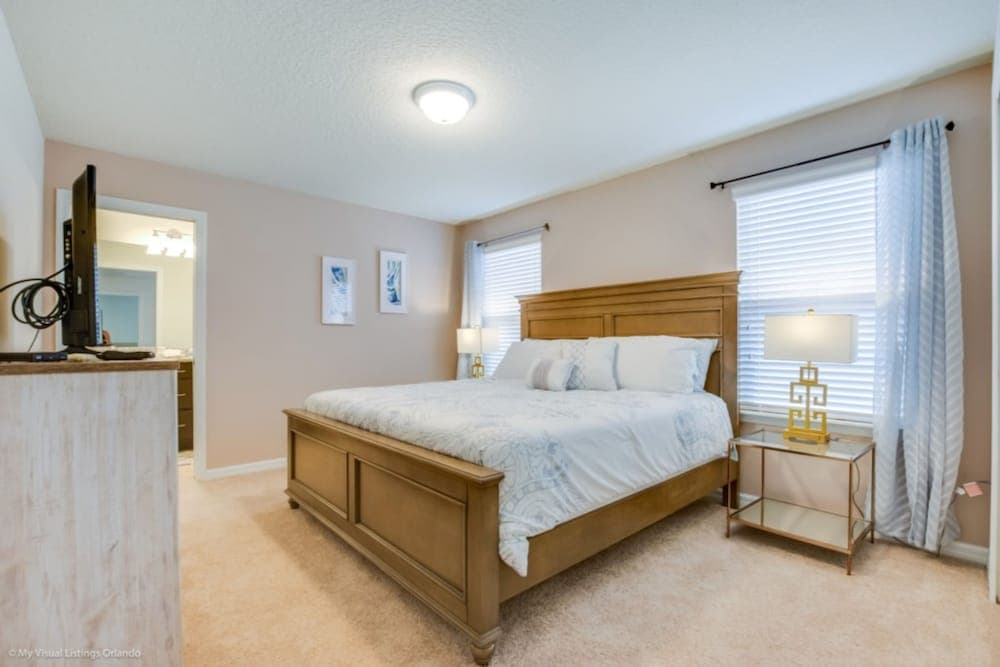 Ultimate New 8 Bedroom 6 Bathroom Windsor