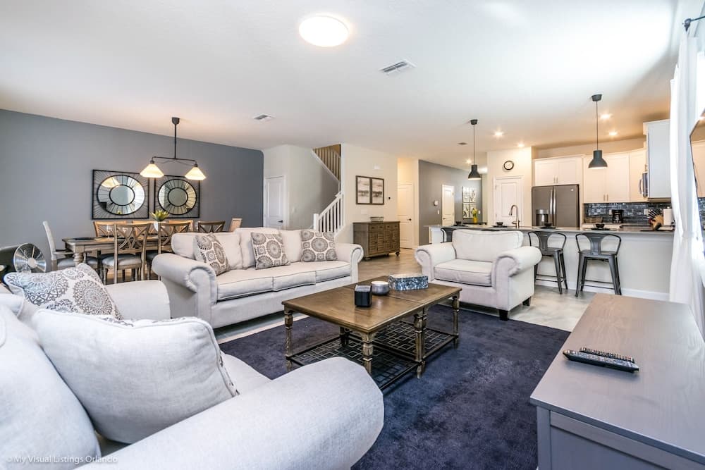 9 Bedroom Rental for 18 Guests