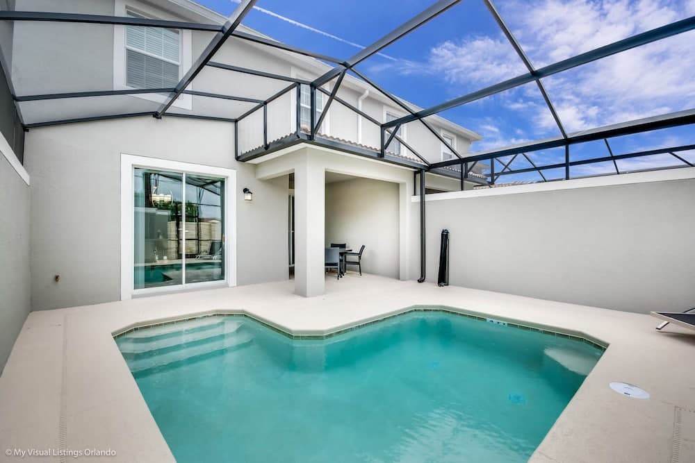 Cool & Modern 4 Ved Storey Lake Pool Home 4911wind