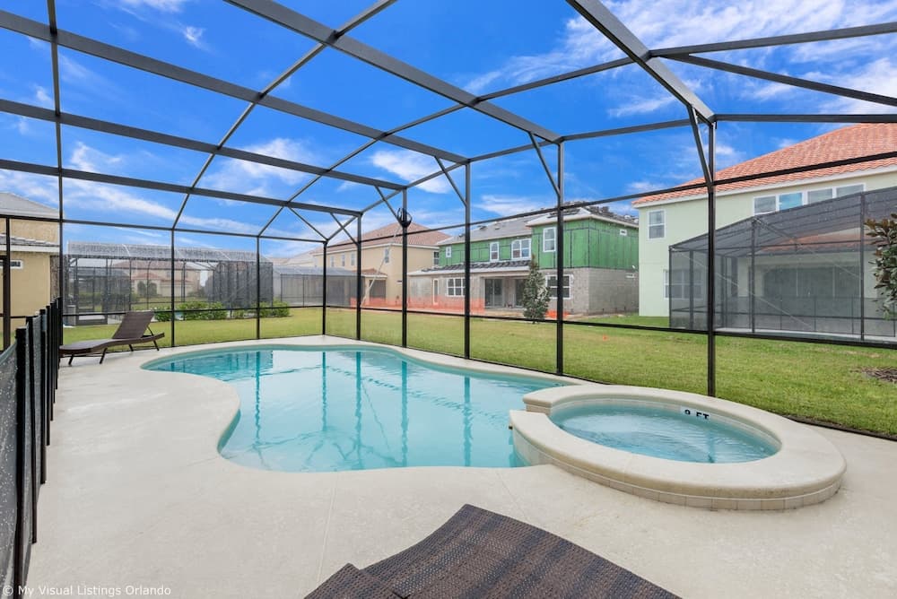 9 Bed Villa with Game Room, Pool & Spa