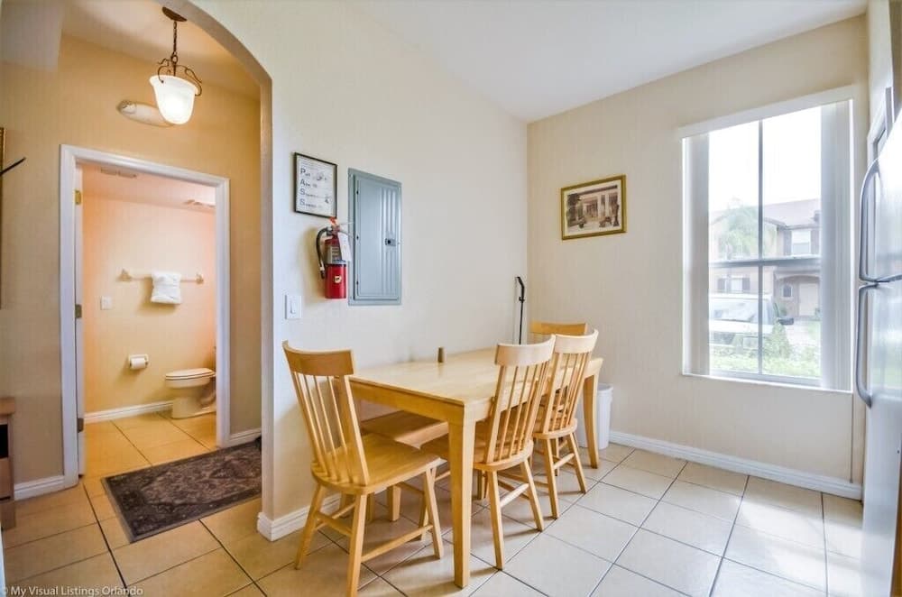 734lam Regal Palms Town Home