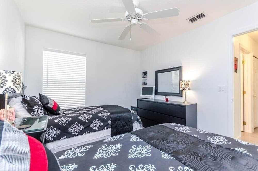 633tc Modern 3 Bedroom Villa