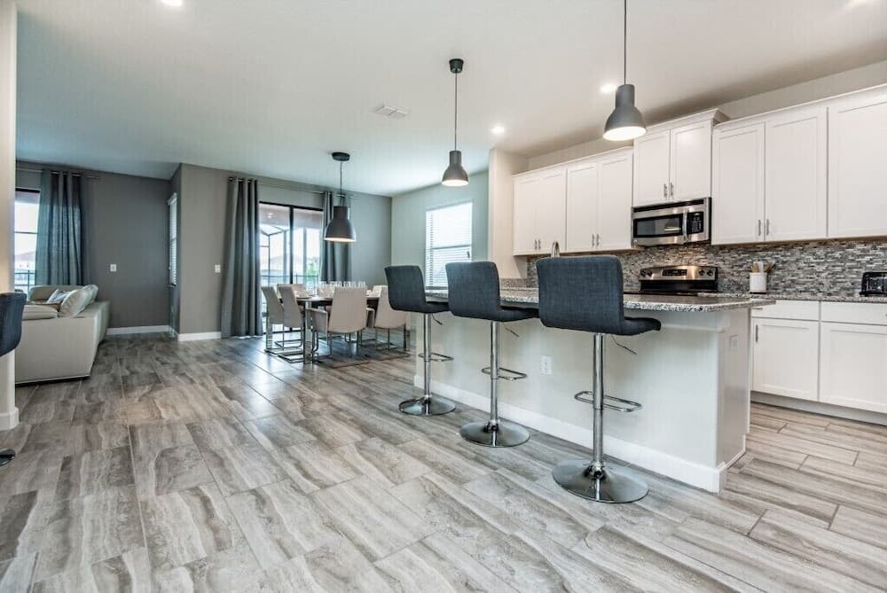 6 Bed Villa Games Pool Spa